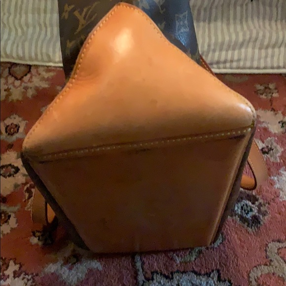 AUTHENTIC Louis Vuitton Monogram Cabas Mezzo - Picture 4 of 8